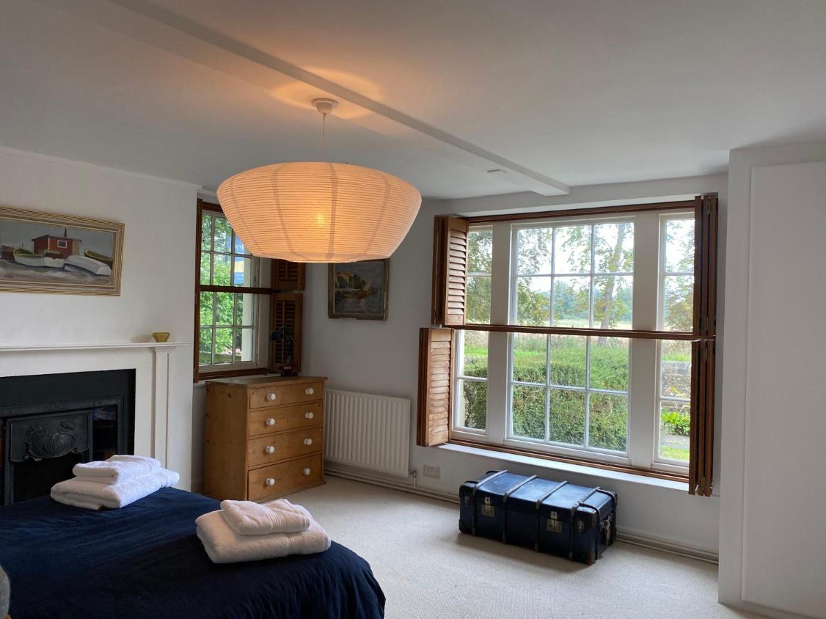 Stunning Apartment Opposite Cowdray Ruins In Heart Of 미드허스트 외부 사진