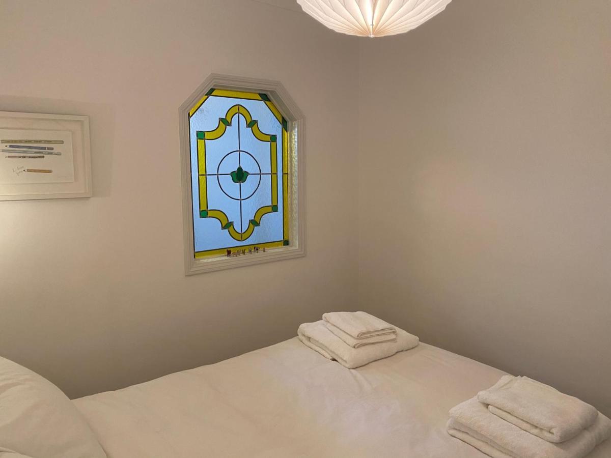 Stunning Apartment Opposite Cowdray Ruins In Heart Of 미드허스트 외부 사진